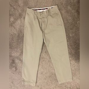 Men’s J.Crew Essential Chino Khaki Pants